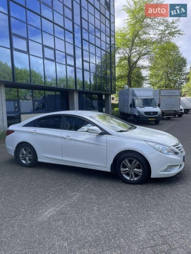 Hyundai Sonata 2013