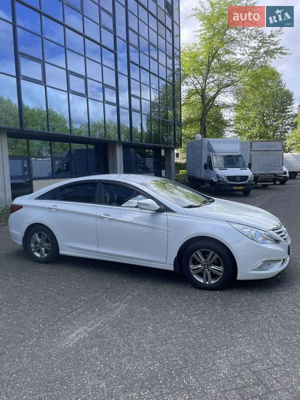 Hyundai Sonata 2013