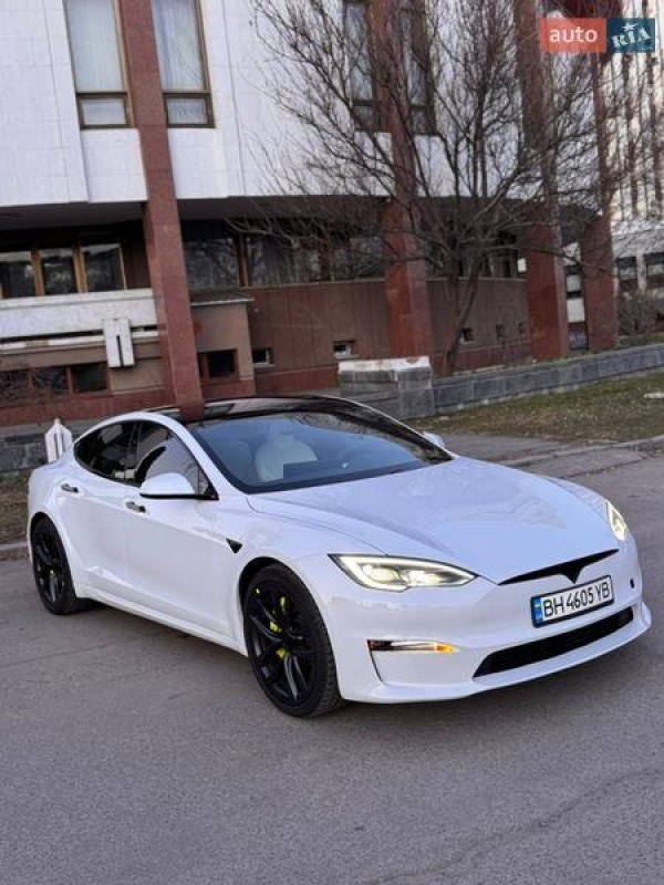Tesla Model S 2023