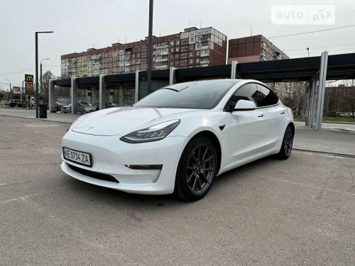 Tesla Model 3 2020