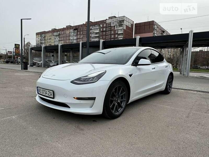 Tesla Model 3 2020