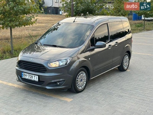 Ford Tourneo Courier 2017