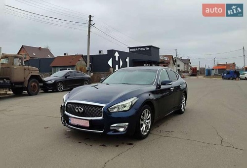 Infiniti Q70 2014