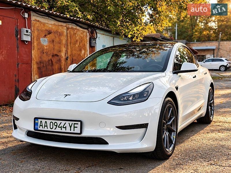 Tesla Model 3 2022