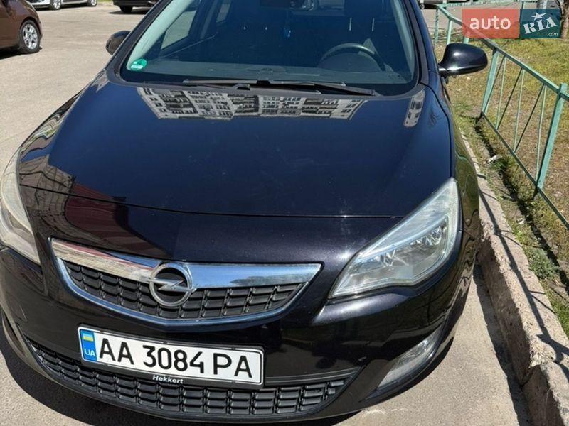 Opel Astra 2011