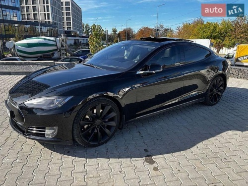 Tesla Model S 2013
