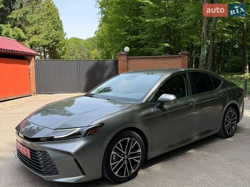 Toyota Camry 2025