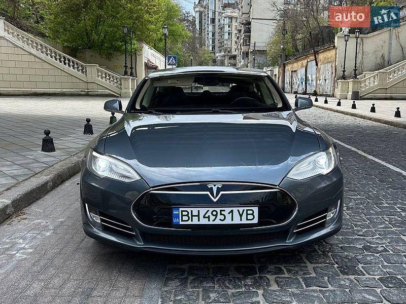 Tesla Model S 2013
