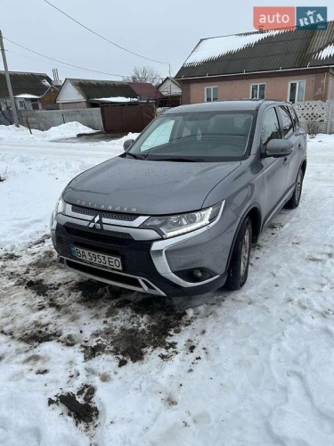 Mitsubishi Outlander 2021