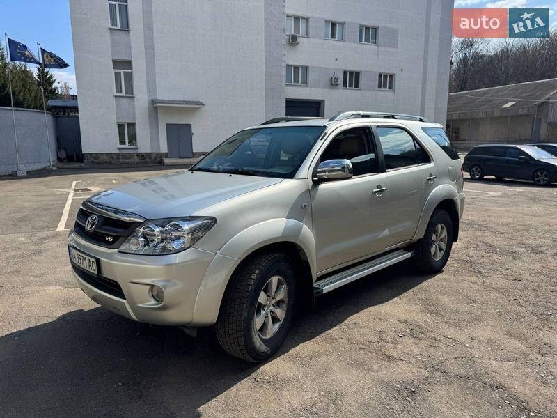 Toyota Fortuner 2008