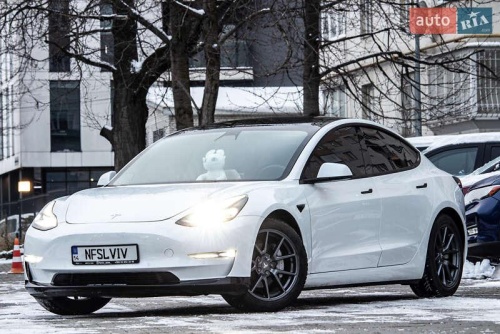 Tesla Model 3 2021