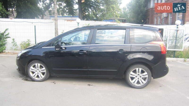 Peugeot 5008 2011