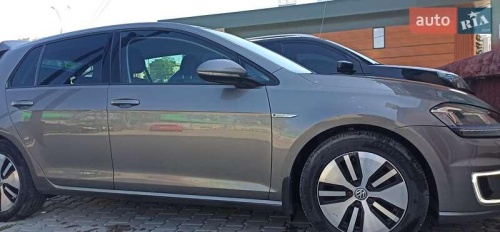 Volkswagen e-Golf 2016