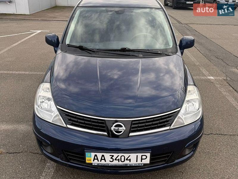 Nissan TIIDA 2010