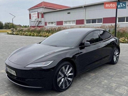 Tesla Model 3 2024