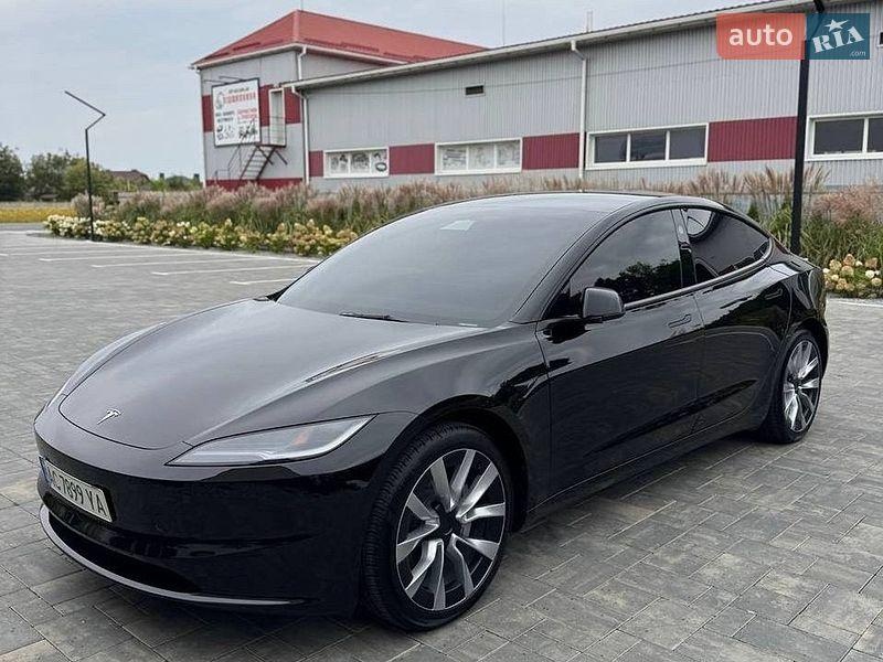Tesla Model 3 2024