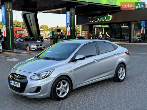 Hyundai Accent 2011