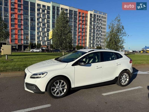 Volvo V40 Cross Country 2016