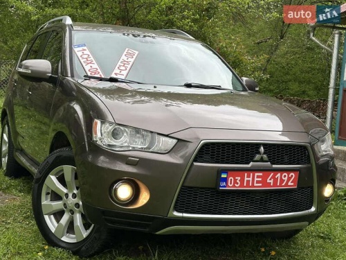 Mitsubishi Outlander 2011