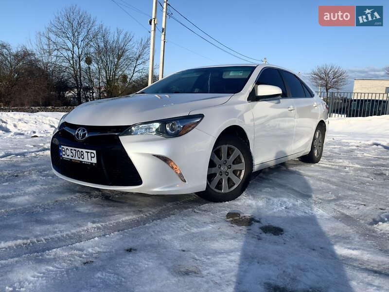 Toyota Camry 2015