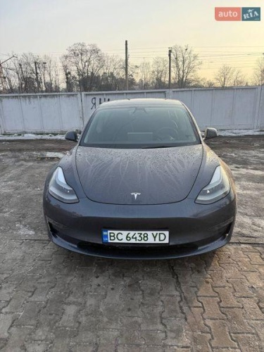 Tesla Model 3 2021