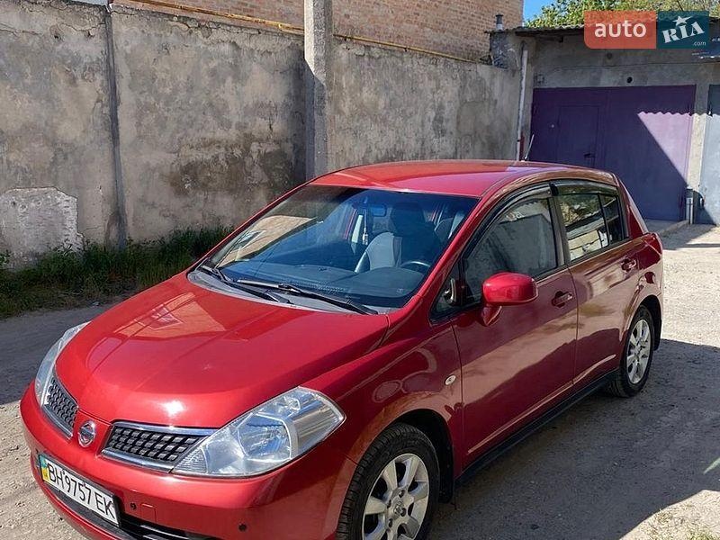 Nissan TIIDA 2008