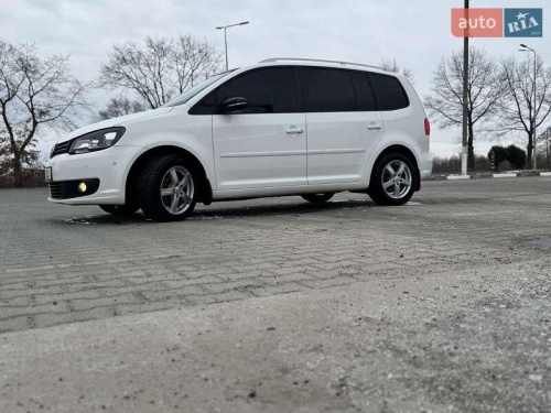 Volkswagen Touran 2011