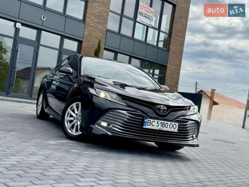 Toyota Camry 2019