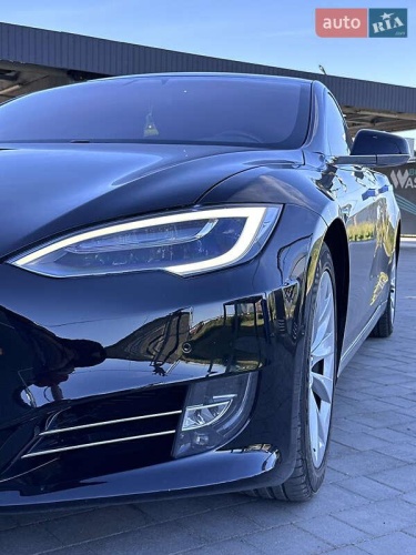 Tesla Model S 2017