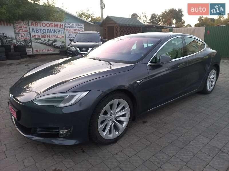 Tesla Model S 2017