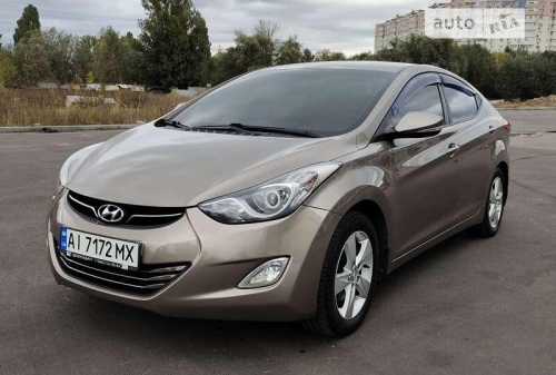 Hyundai Elantra 2012