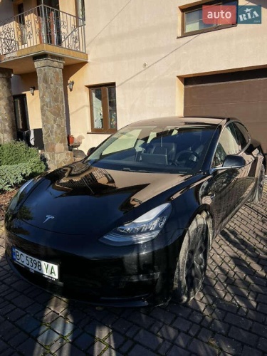 Tesla Model 3 2019