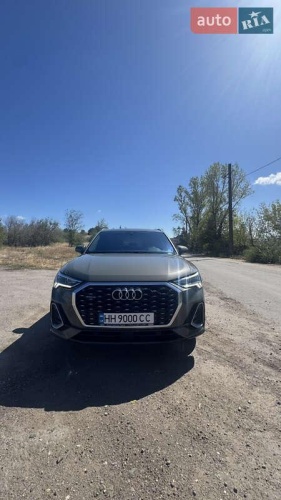 Audi Q3 2021