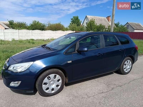 Opel Astra 2011