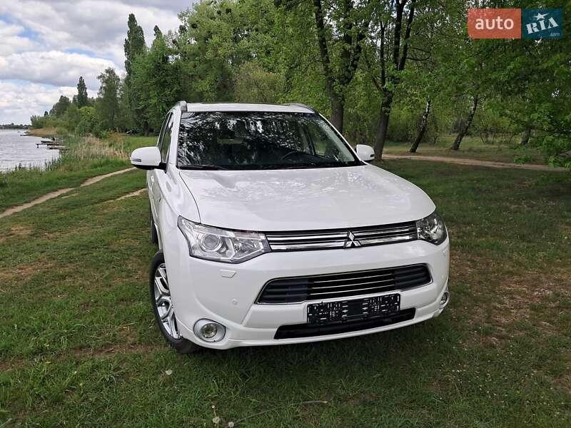Mitsubishi Outlander 2013