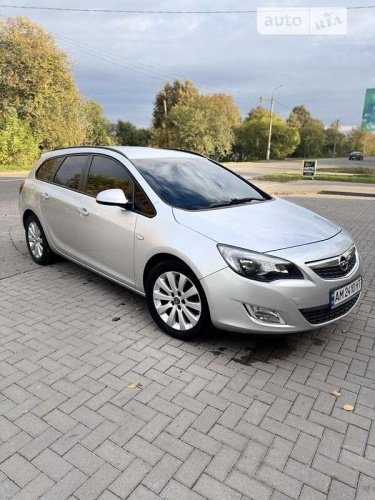 Opel Astra 2012