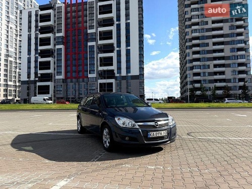 Opel Astra 2011
