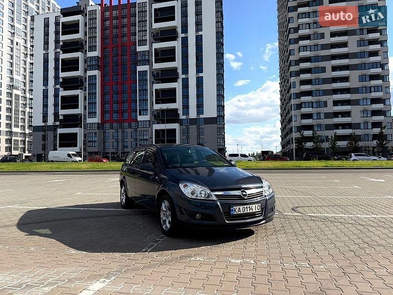 Opel Astra 2011