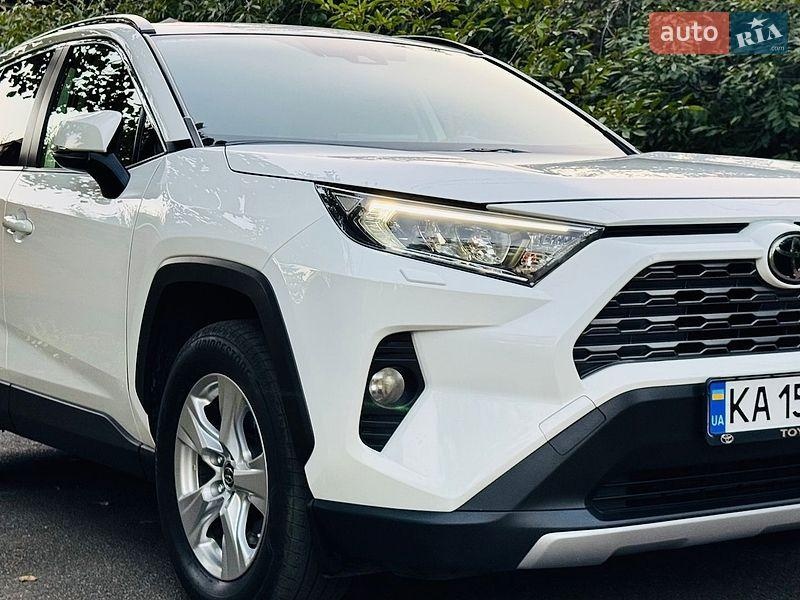 Toyota RAV4 2021