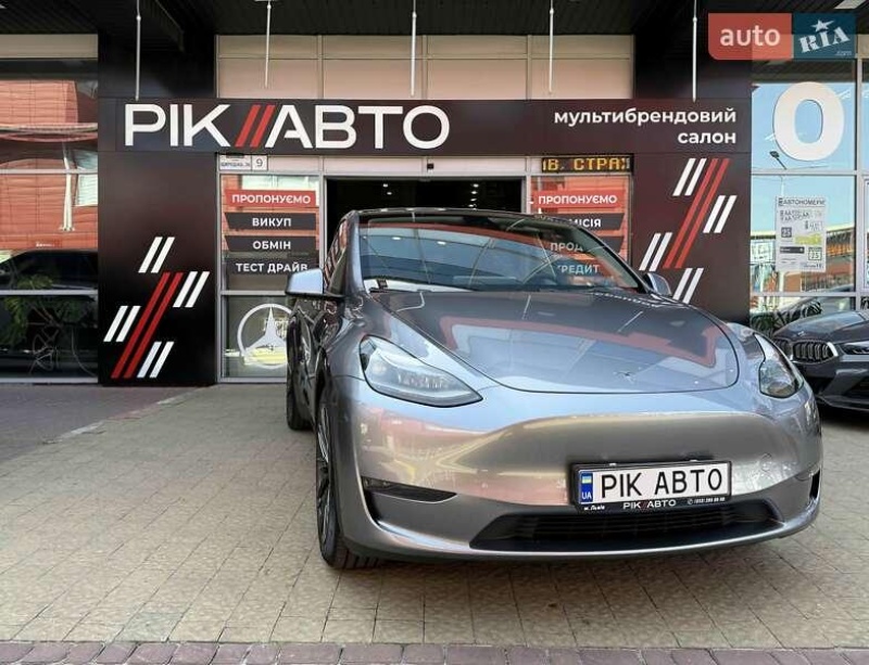Tesla Model Y 2023
