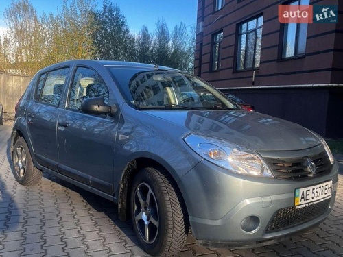 Renault Sandero 2010