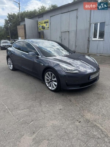 Tesla Model 3 2020