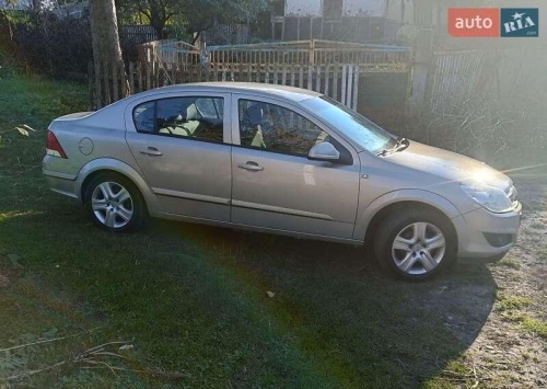 Opel Astra 2010