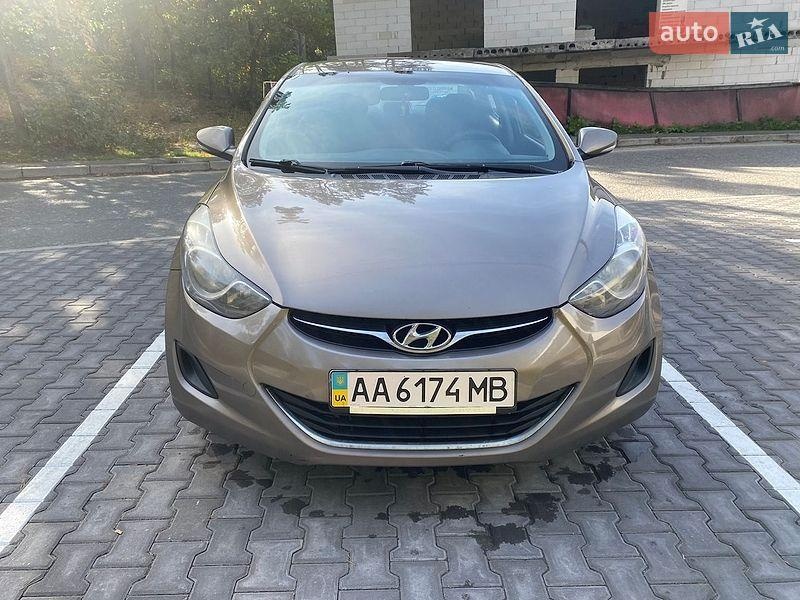 Hyundai Elantra 2012