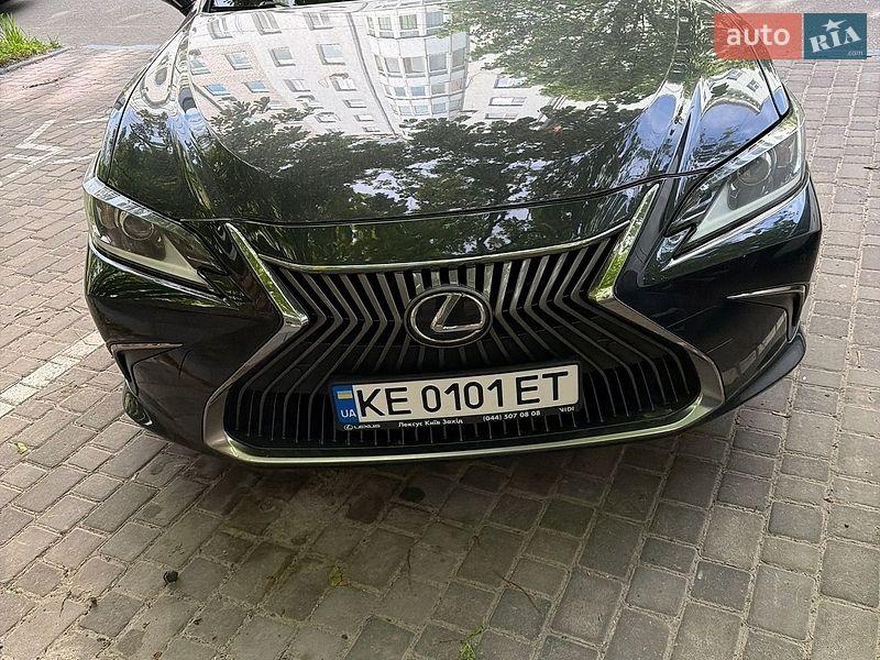 Lexus ES 2021