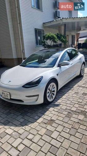 Tesla Model 3 2021