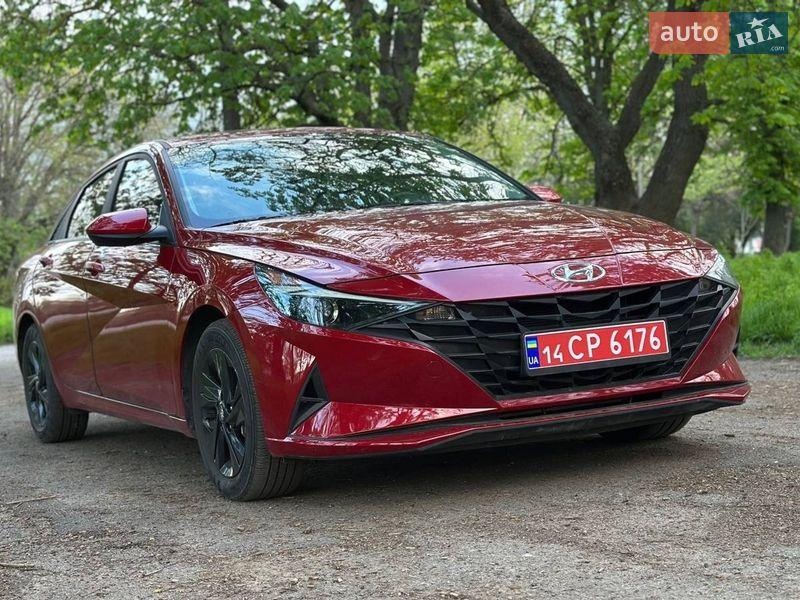 Hyundai Elantra 2022