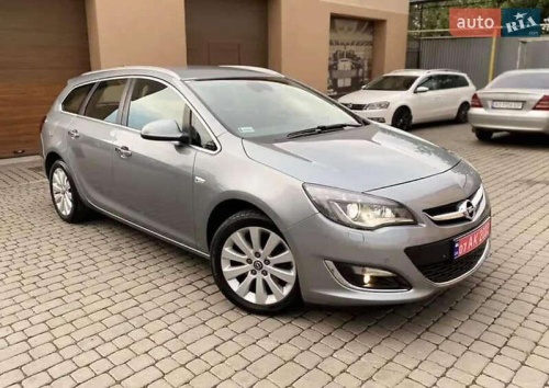 Opel Astra 2012