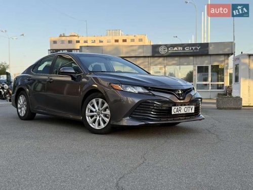 Toyota Camry 2019