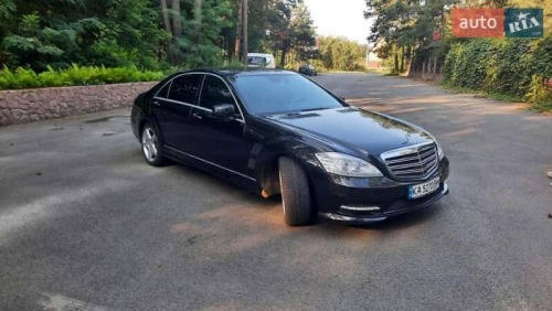 Mercedes-Benz S-Class 2011